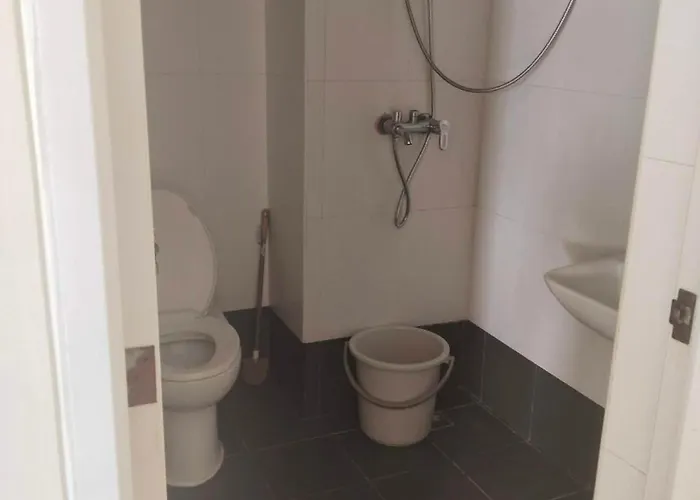 V Cloud Hills Boarding House Libertad Pasay By Reddoorz * Manila